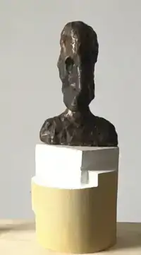 Mr Peter 2, brons/hout 2005-2020